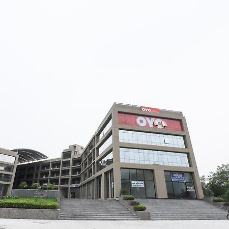 Hotel O Dream Stay Sarkhej Exterior photo